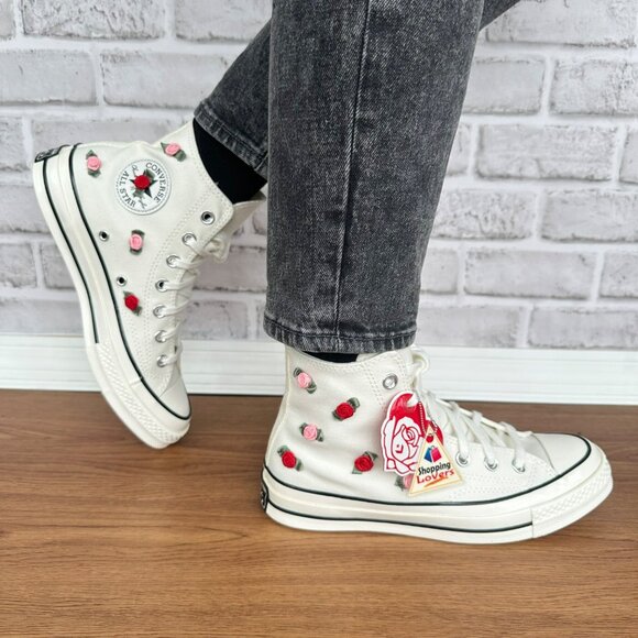 🌹🌹🌹Converse Chuck 70 Valentine's Day Hi Sz 8 Womens Shoes Roses Beige A10637C - Picture 1 of 13